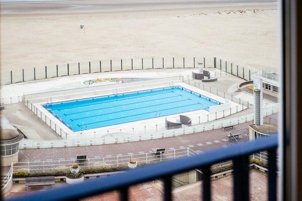 Foto van Appartement aan de kust met strandtoegang - Vakantiehuis in Oostduinkerke - PoolOfHouse