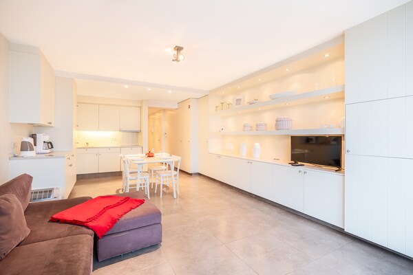 Foto van Appartement aan de kust met strandtoegang - Vakantiehuis in Oostduinkerke - LivingRoom