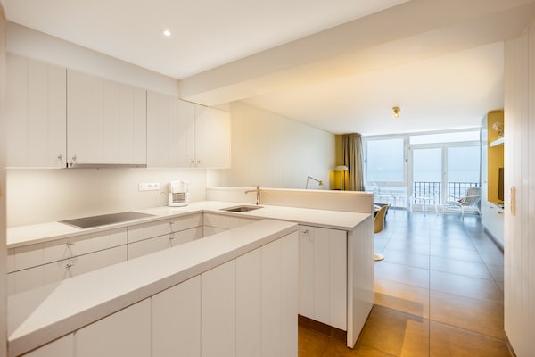 Foto van Appartement aan Belgische Kust met Uitzicht - Vakantiehuis in Oostduinkerke - Kitchen