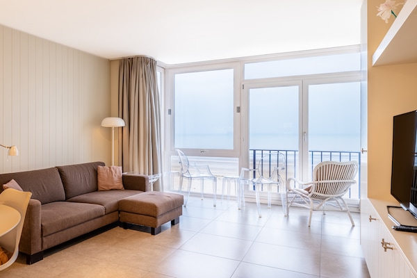 Foto van Appartement aan Belgische Kust met Uitzicht - Vakantiehuis in Oostduinkerke - LivingRoom
