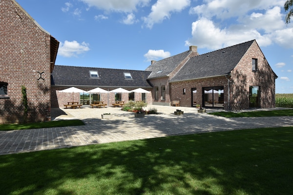 Foto van Herenhuis in Roesbrugge met tuin - Vakantiehuis in Roesbrugge - ExteriorSummer