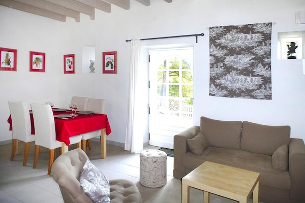 Foto van Stenen Huis bij Roze Granietkust - Vakantiehuis in Plougrescant - LivingRoom