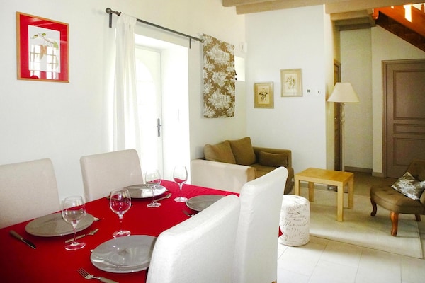 Foto van Stenen Huis bij Roze Granietkust - Vakantiehuis in Plougrescant - DiningRoom