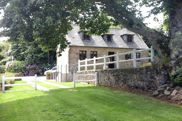 Foto van Stenen Huis in Bretagne bij Zandstrand - Vakantiehuis in Penvénan - ExteriorSummer
