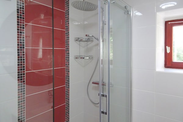 Foto van Stenen Huis in Bretagne bij Zandstrand - Vakantiehuis in Penvénan - BathRoom