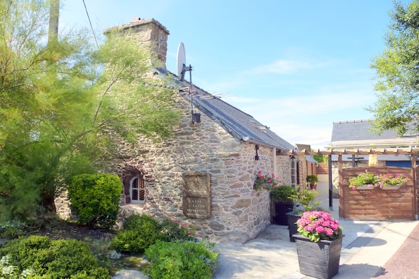 Foto van Stenen huis in Bretagne bij zandstranden - Vakantiehuis in Landéda - ExteriorSummer