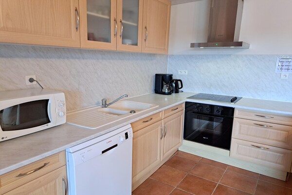 Foto van Stenen Huis in Cléder bij Strand - Vakantiehuis in Cléder - Kitchen