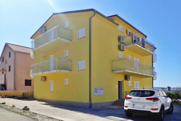 Foto van Appartement in Seline bij Paklenica Park - Vakantiehuis in Seline - ExteriorSummer