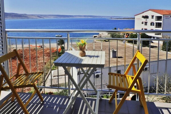 Foto van Appartement in Seline bij Paklenica Park - Vakantiehuis in Seline - TerraceBalcony