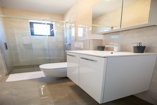 Foto van Appartement in Seline bij Paklenica Park - Vakantiehuis in Seline - BathRoom