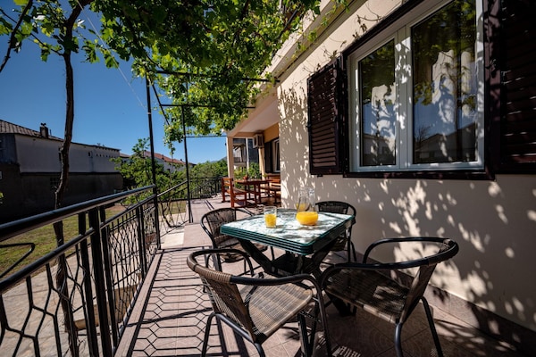 Foto van Appartement in Seline bij Paklenica Park - Vakantiehuis in Seline - TerraceBalcony