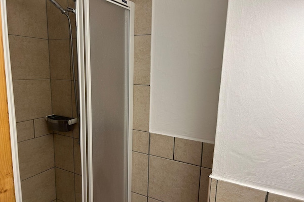 Foto van Aangenaam appartement met balkon - Vakantiehuis in Veysonnaz - BathRoom