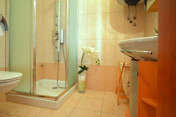 Foto van Modern appartement aan zee in Rovinj - Vakantiehuis in Rovinj - BathRoom
