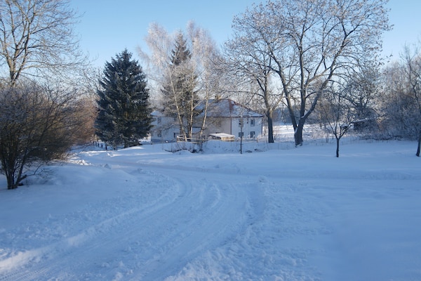 Foto van Vakantiehuis bij Sumava Skigebied - Vakantiehuis in Horni-Plana/Zlabek - ExteriorWinter