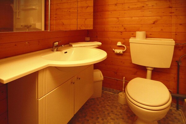 Foto van Blokhutten in Fährsee, Templin - Vakantiehuis in Templin - BathRoom
