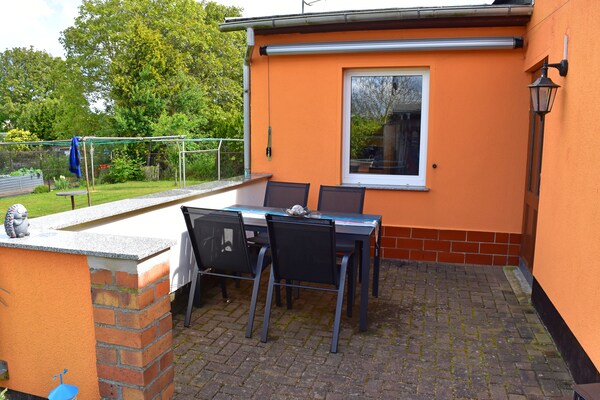 Foto van Idyllische bungalow aan de Oostzeekust - Vakantiehuis in Reddelich - TerraceBalcony