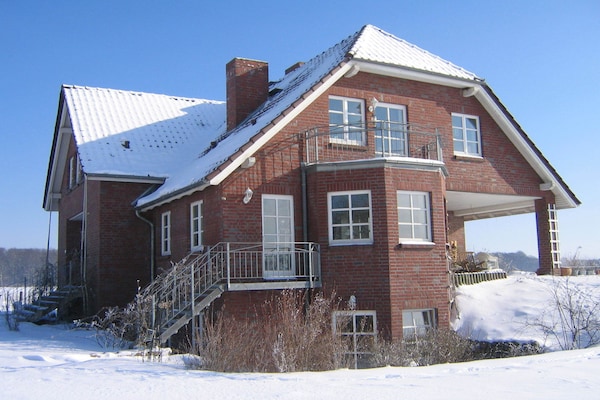 Foto van Appartement in Semlow met tuin en terras - Vakantiehuis in Semlow - ExteriorWinter