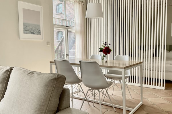 Foto van Vakantieverblijf met 5 appartementen, hal - Vakantiehuis in Saal - DiningRoom