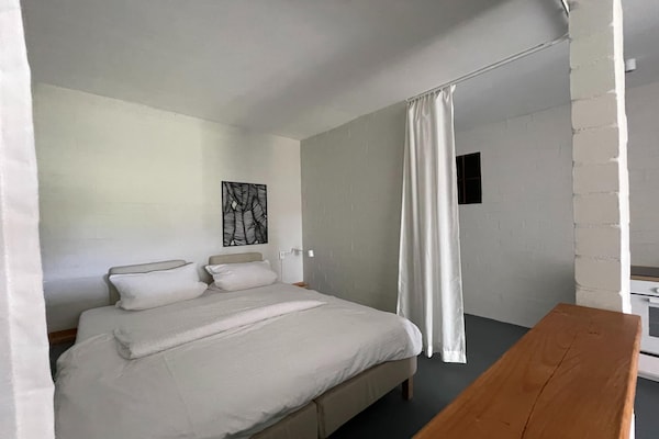 Foto van Vakantieverblijf met 5 appartementen, hal - Vakantiehuis in Saal - BedRoom