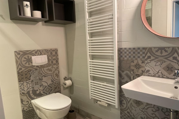 Foto van Vakantieverblijf met 5 appartementen, hal - Vakantiehuis in Saal - BathRoom