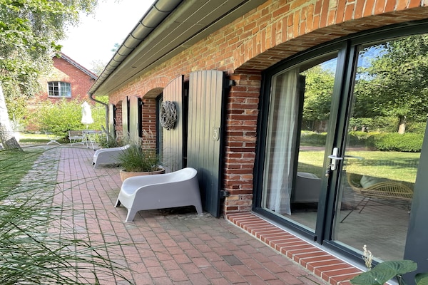 Foto van Vakantieverblijf met 5 appartementen, hal - Vakantiehuis in Saal - ExteriorSummer