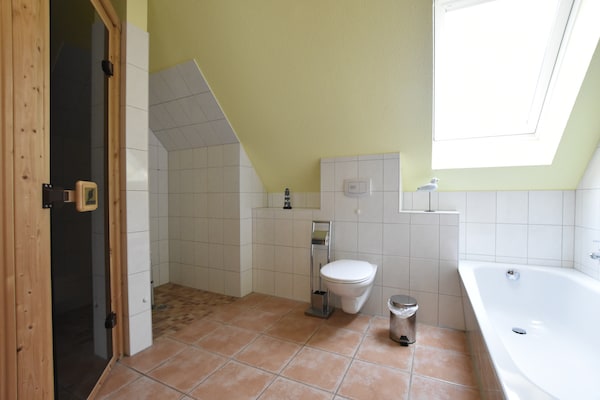 Foto van Groot vakantiehuis voor 14 personen in Zierow. - Vakantiehuis in Zierow - BathRoom