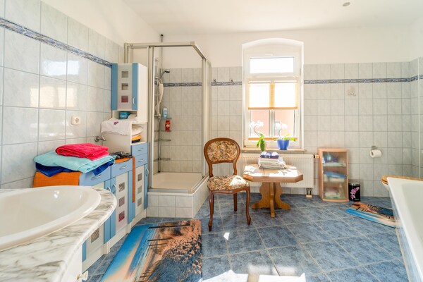 Foto van Gezellig familieverblijf in Petersberg - Vakantiehuis in Petersberg - BathRoom