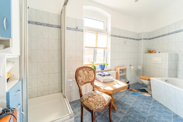 Foto van Gezellig familieverblijf in Petersberg - Vakantiehuis in Petersberg - BathRoom