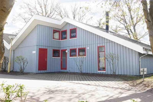 Foto van Vakantiehuis in Scandinavische stijl - Vakantiehuis in Granzow - ExteriorSummer