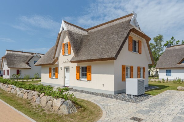 Foto van Adlerhorst Moderne retraite - Vakantiehuis in Glowe - ExteriorSummer