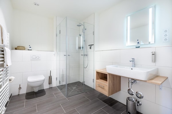 Foto van Appartement met loggia en uitzicht op het park - Vakantiehuis in Travemünde - BathRoom