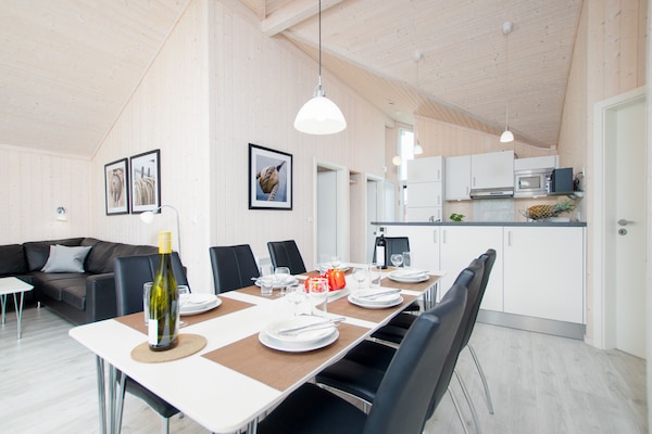 Foto van Art-Decor strandvilla - Vakantiehuis in Großenbrode - DiningRoom