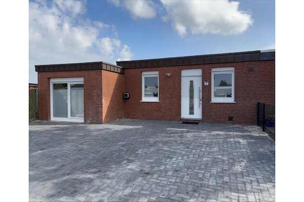 Foto van Bungalow in Dornumersiel - Vakantiehuis in Dornumersiel - ExteriorSummer