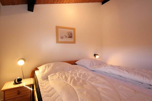 Foto van Vrijstaande vakantiebungalow in vakwerkstijl - Vakantiehuis in Burhave - BedRoom