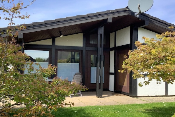 Foto van Vrijstaande vakantiebungalow in vakwerkstijl - Vakantiehuis in Burhave - TerraceBalcony