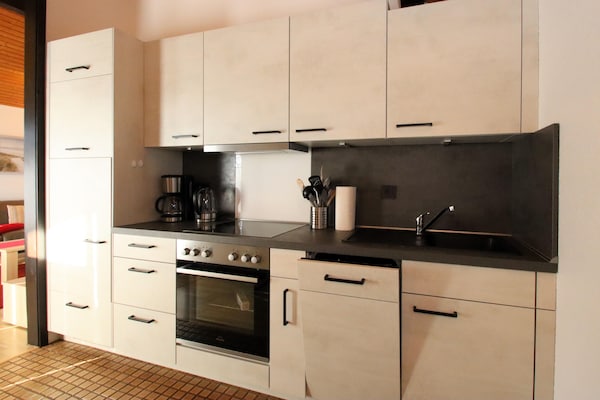 Foto van Vrijstaande vakantiebungalow in vakwerkstijl - Vakantiehuis in Burhave - Kitchen
