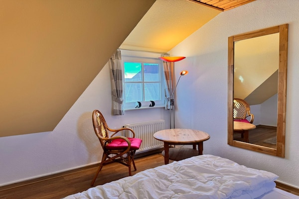 Foto van Halfvrijstaande woning in Burhave - Vakantiehuis in Burhave - BedRoom