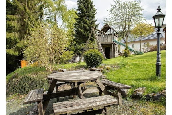 Foto van Houten vakantiehuis in Willingen met sauna - Vakantiehuis in Willingen - GardenSummer