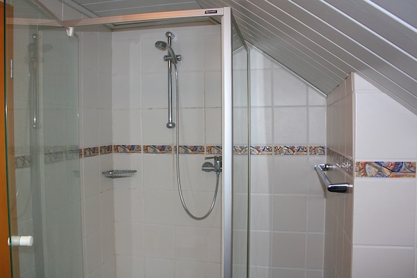 Foto van Gezellig huisdiervriendelijk appartement in Huddingen - BathRoom