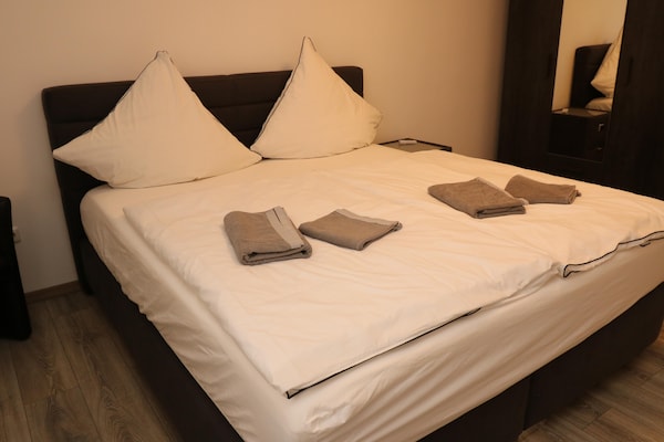 Foto van Appartement in Essen voor twee personen met privéterras - BedRoom