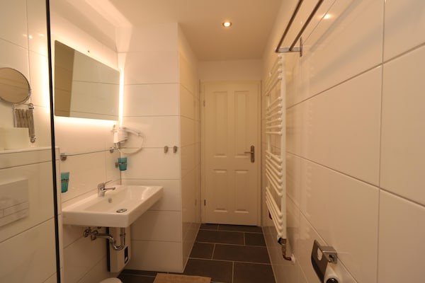 Foto van Appartement in Essen voor twee personen met privéterras - BathRoom