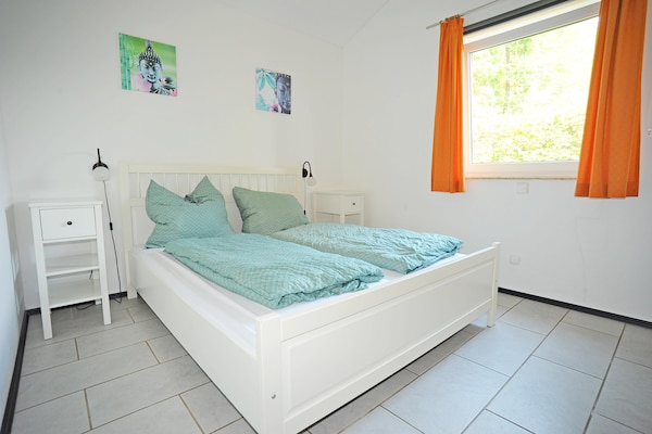 Foto van Bungalow bij Eifel Skilift - Vakantiehuis in Hinterhausen - Gerolstein - BedRoom