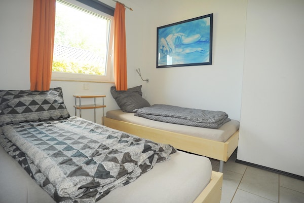 Foto van Bungalow bij Eifel Skilift - Vakantiehuis in Hinterhausen - Gerolstein - BedRoom