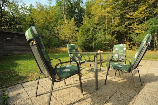 Foto van Bungalow bij Eifel Skilift - Vakantiehuis in Hinterhausen - Gerolstein - TerraceBalcony