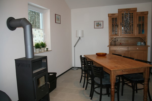Foto van Bungalow bij Eifel Skilift - Vakantiehuis in Hinterhausen - Gerolstein - DiningRoom