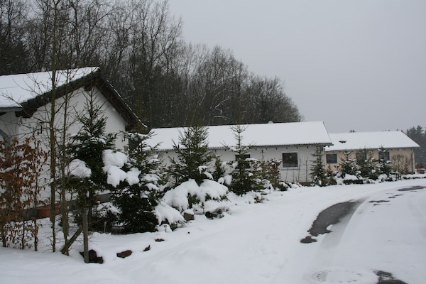 Foto van Bungalow bij Eifel Skilift - Vakantiehuis in Hinterhausen - Gerolstein - ViewWinter