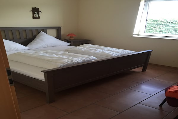 Foto van Bungalow in het Eifelpark met terras - Vakantiehuis in Hinterhausen - Gerolstein - BedRoom