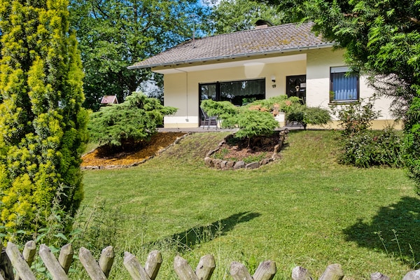 Foto van Feusdorf Bosbungalow - Vakantiehuis in Feusdorf - ExteriorSummer