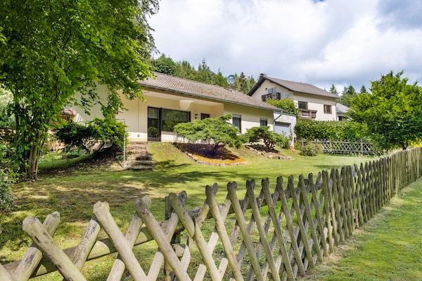 Foto van Feusdorf Bosbungalow - Vakantiehuis in Feusdorf - GardenSummer