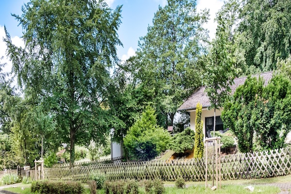 Foto van Feusdorf Bosbungalow - Vakantiehuis in Feusdorf - ExteriorSummer